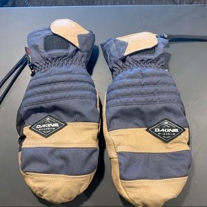 Strong sking mittens and gloves